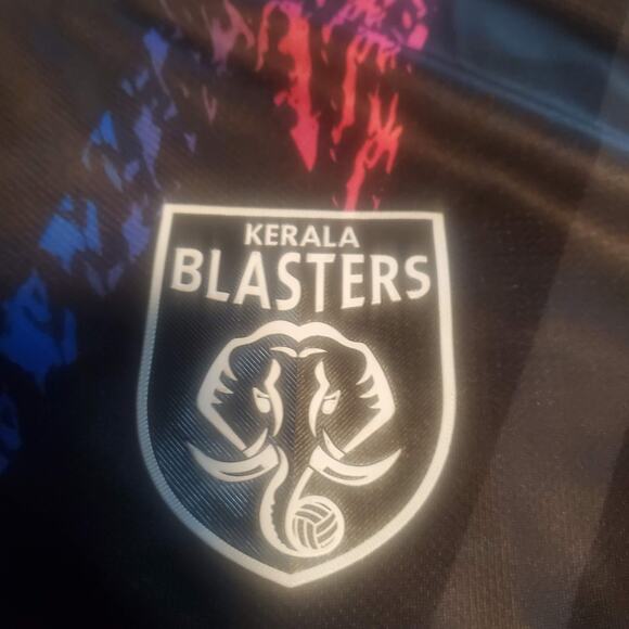 NEW Kerala Blasters Size L India Away 2022 2023 SIX5SIX Football Soccer Jersey - Picture 3 of 9